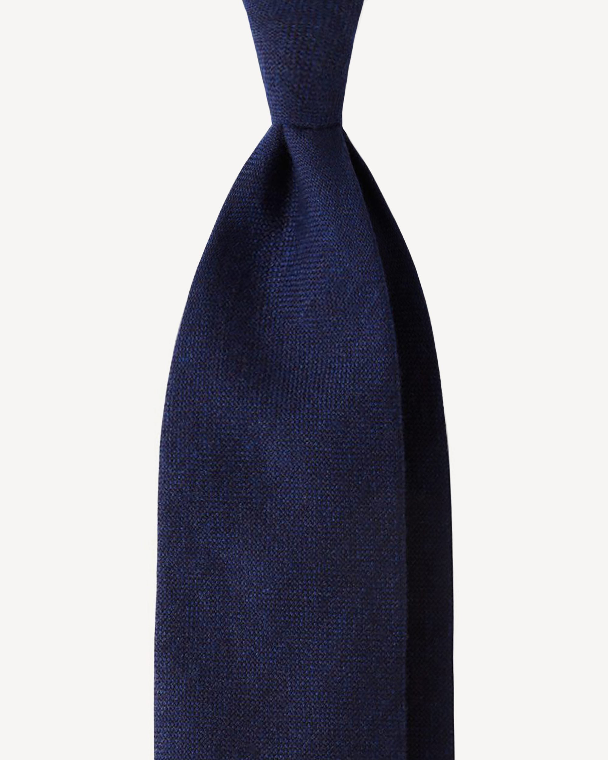 Wool tie in brown