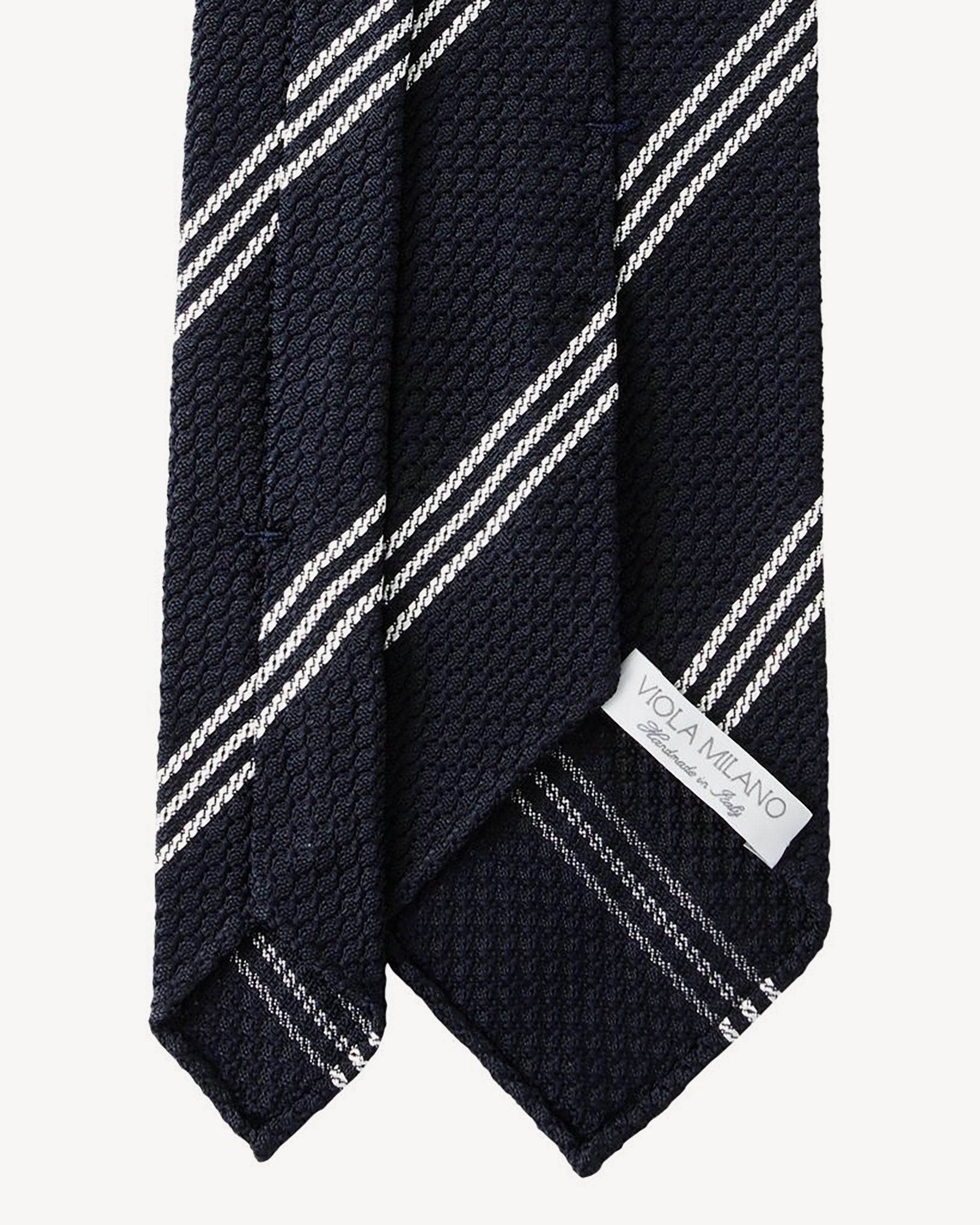 Tie in navy