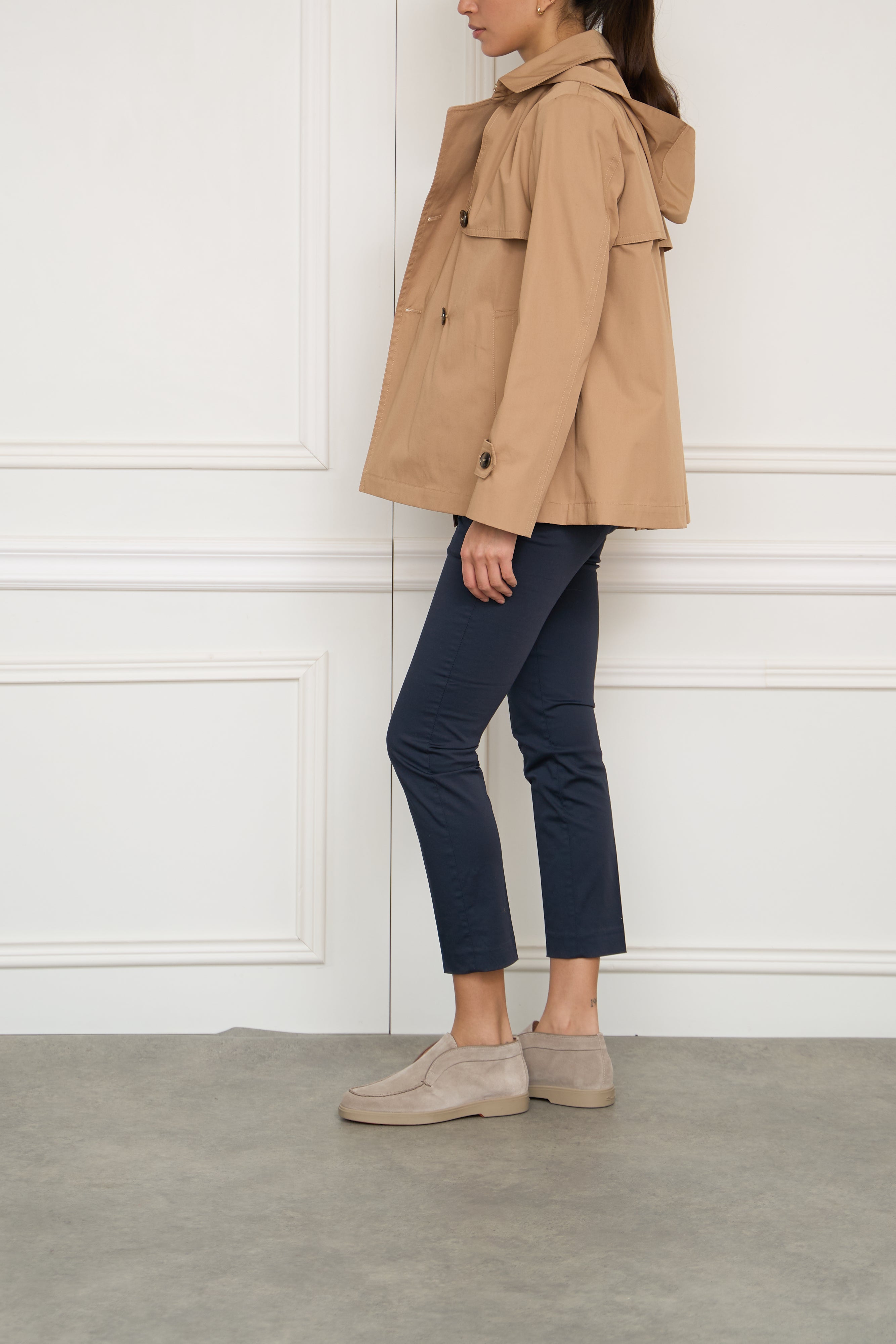 Kurzer Trenchcoat in beige