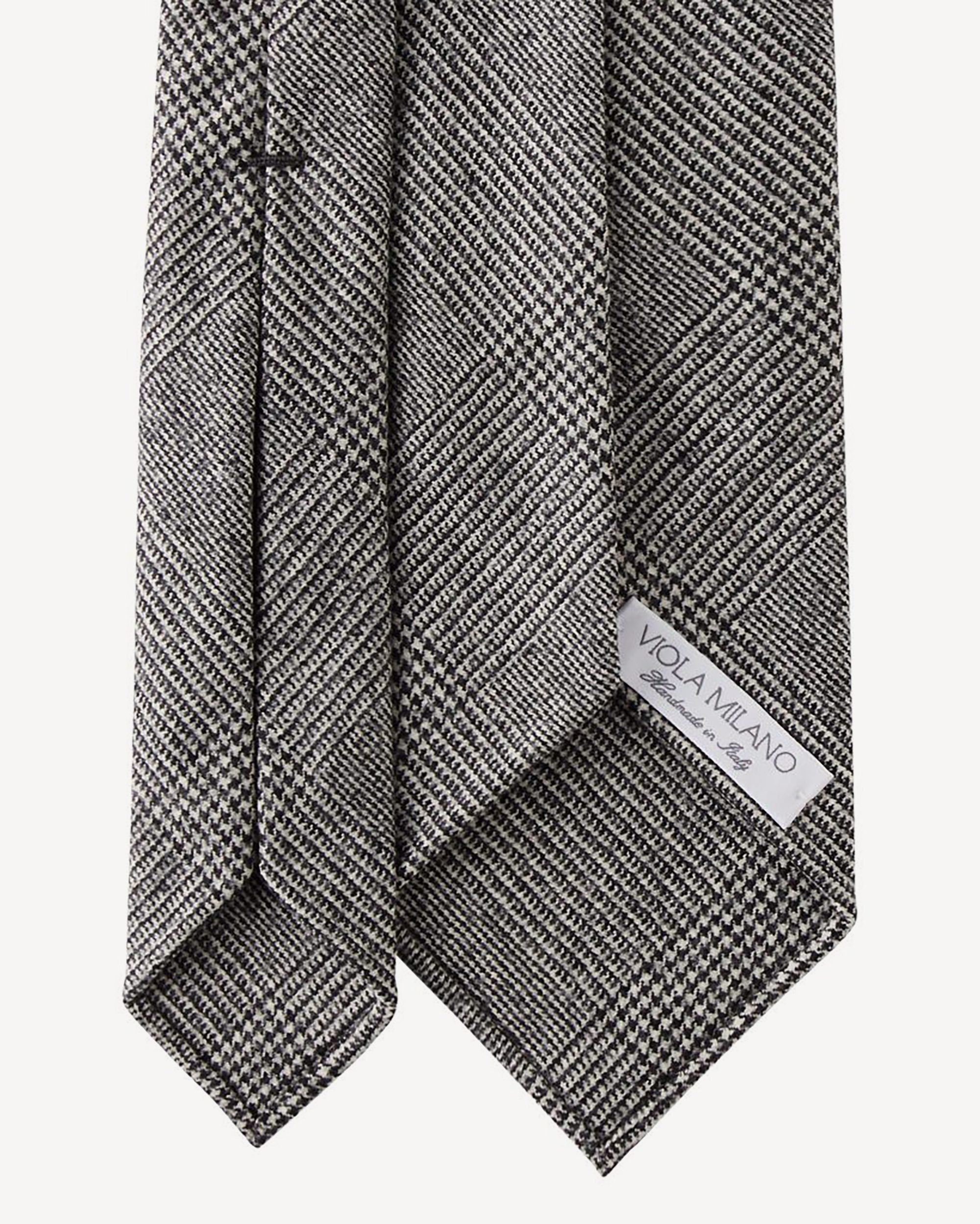 Wool tie in brown