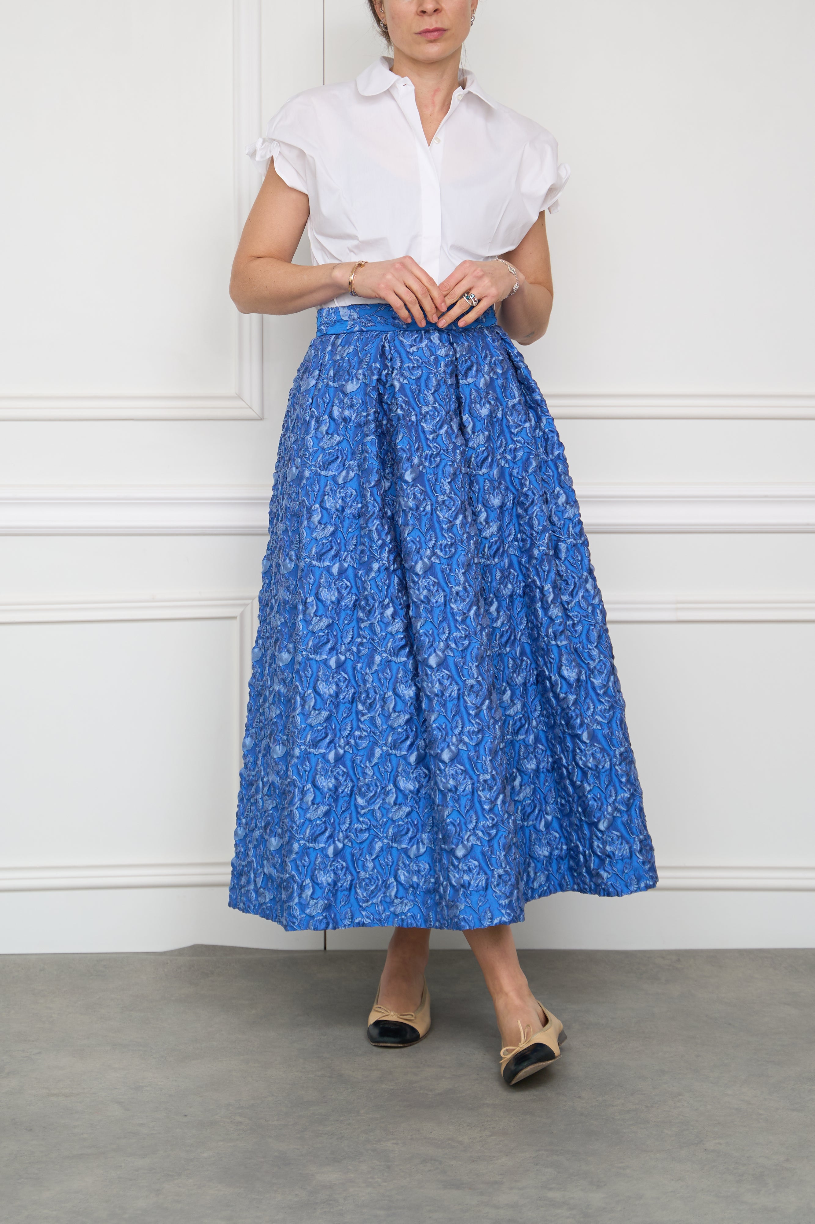 Patterned midi skirt in blue/white