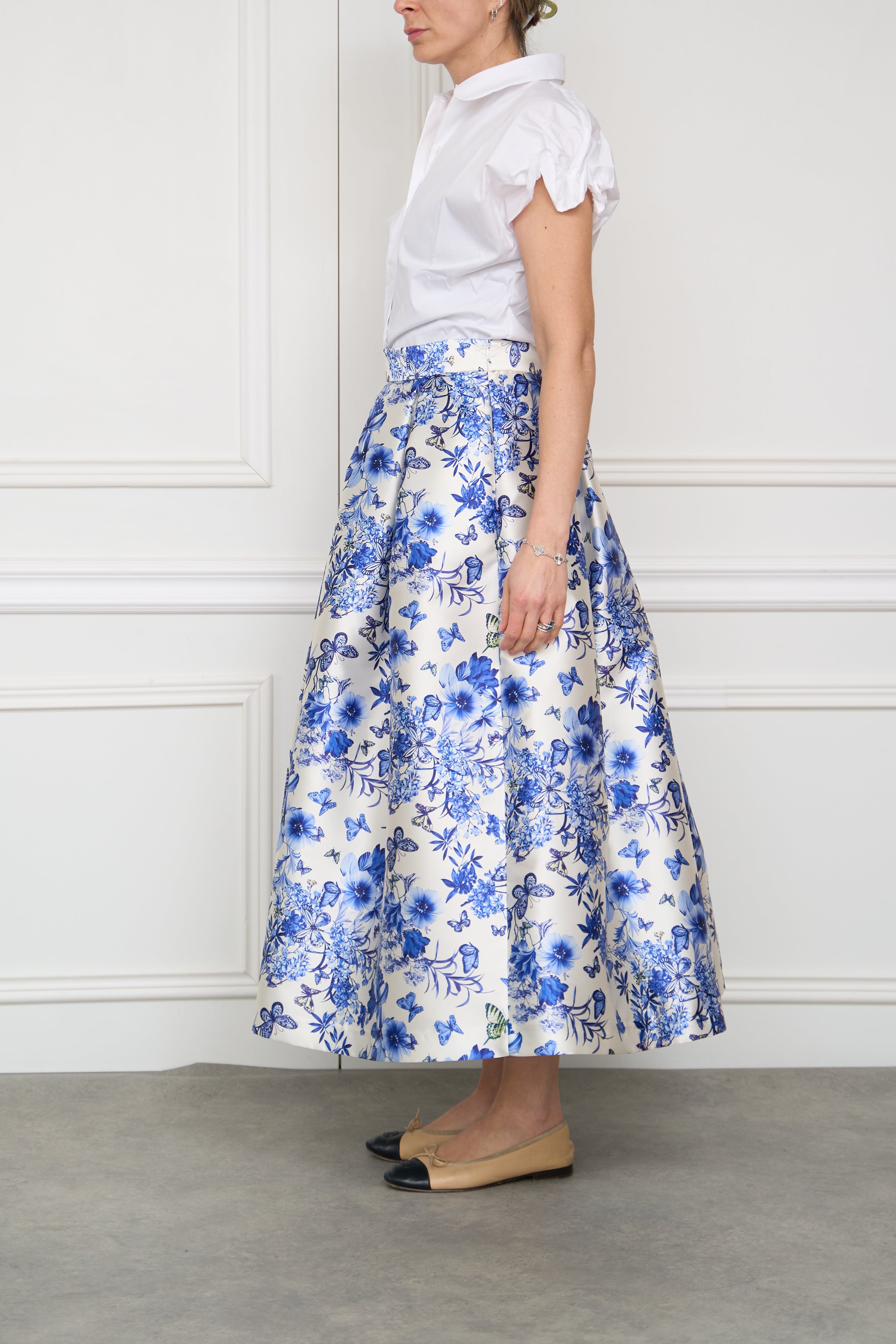 Patterned midi skirt in blue/white