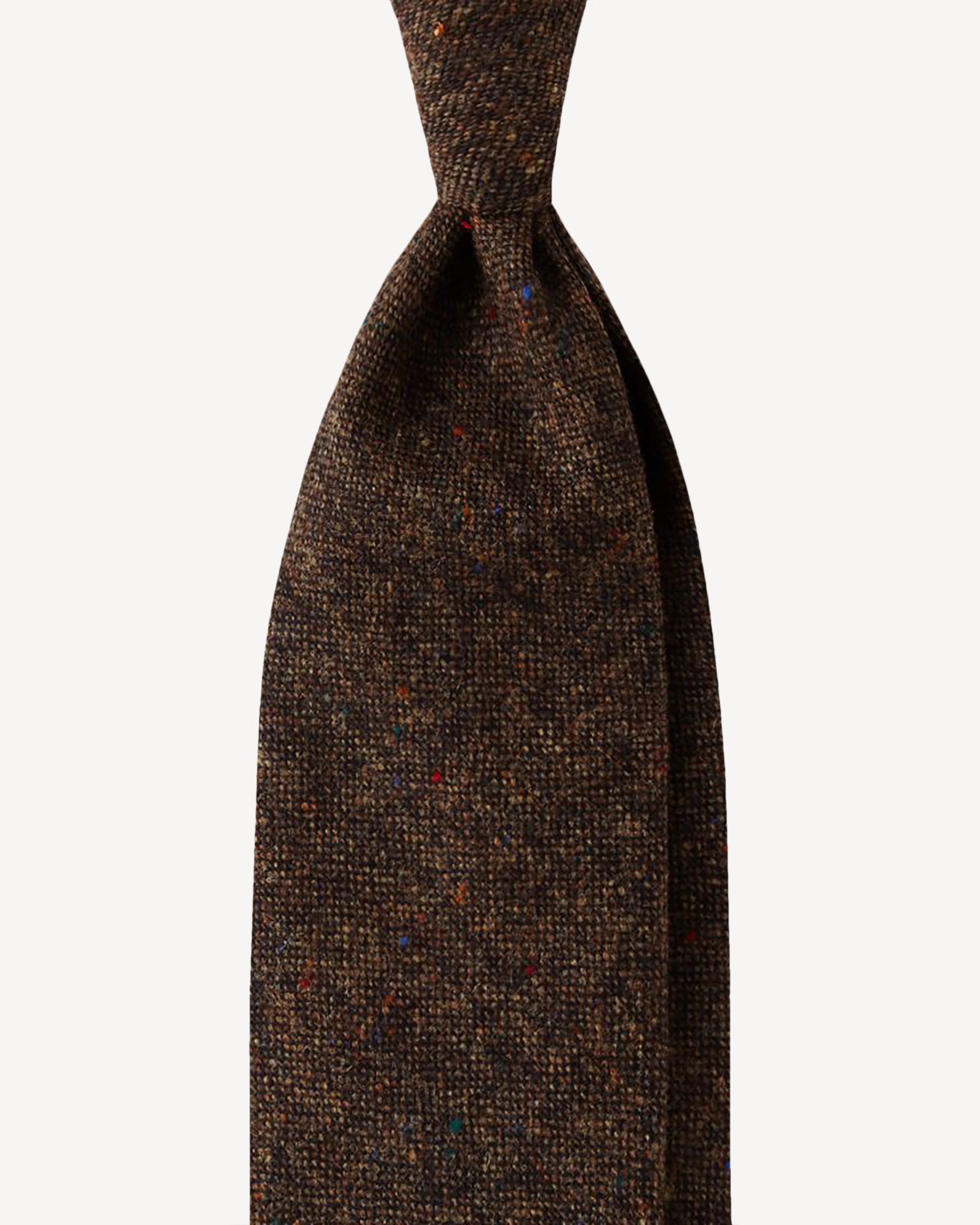 Wool tie in brown