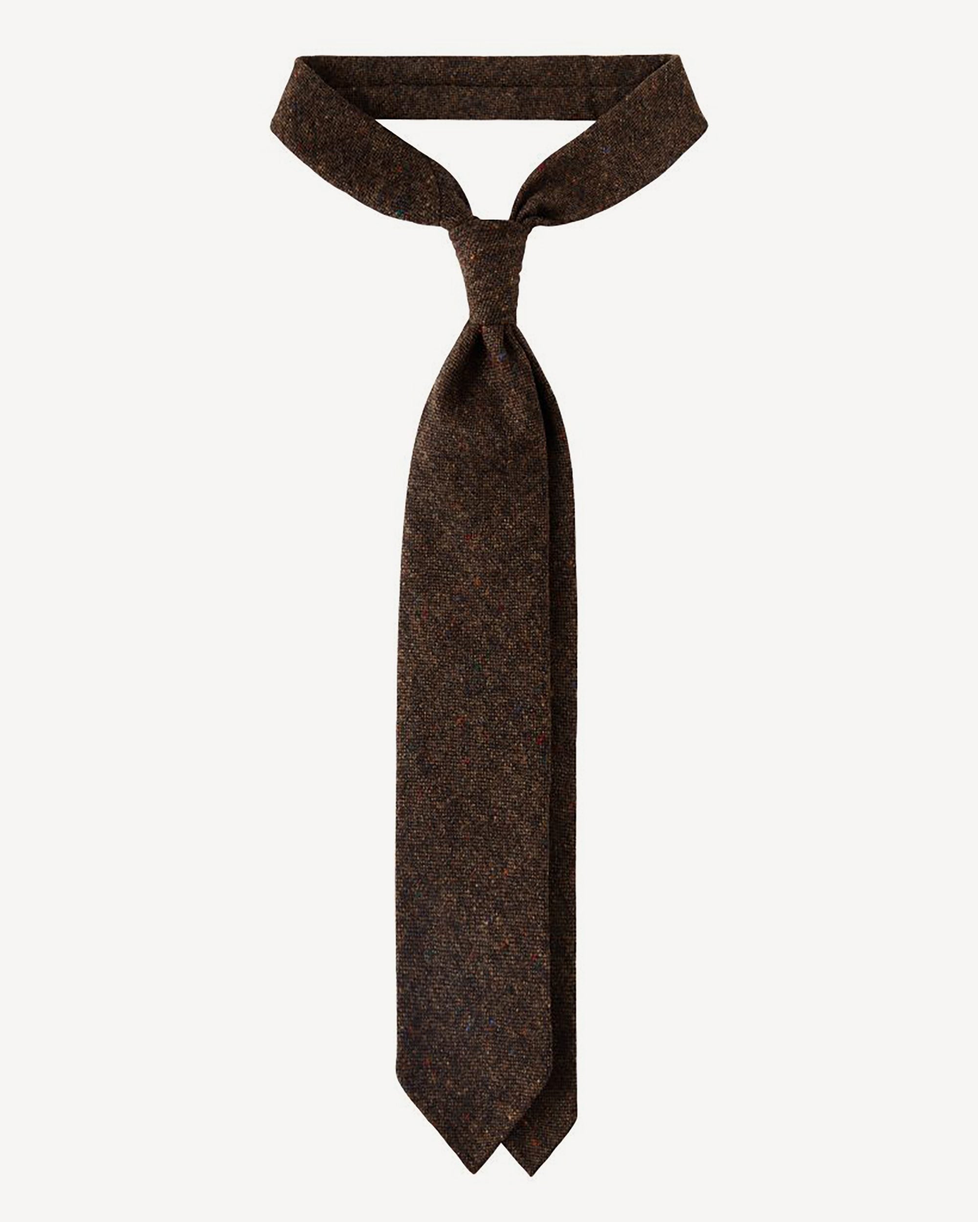 Wool tie in brown