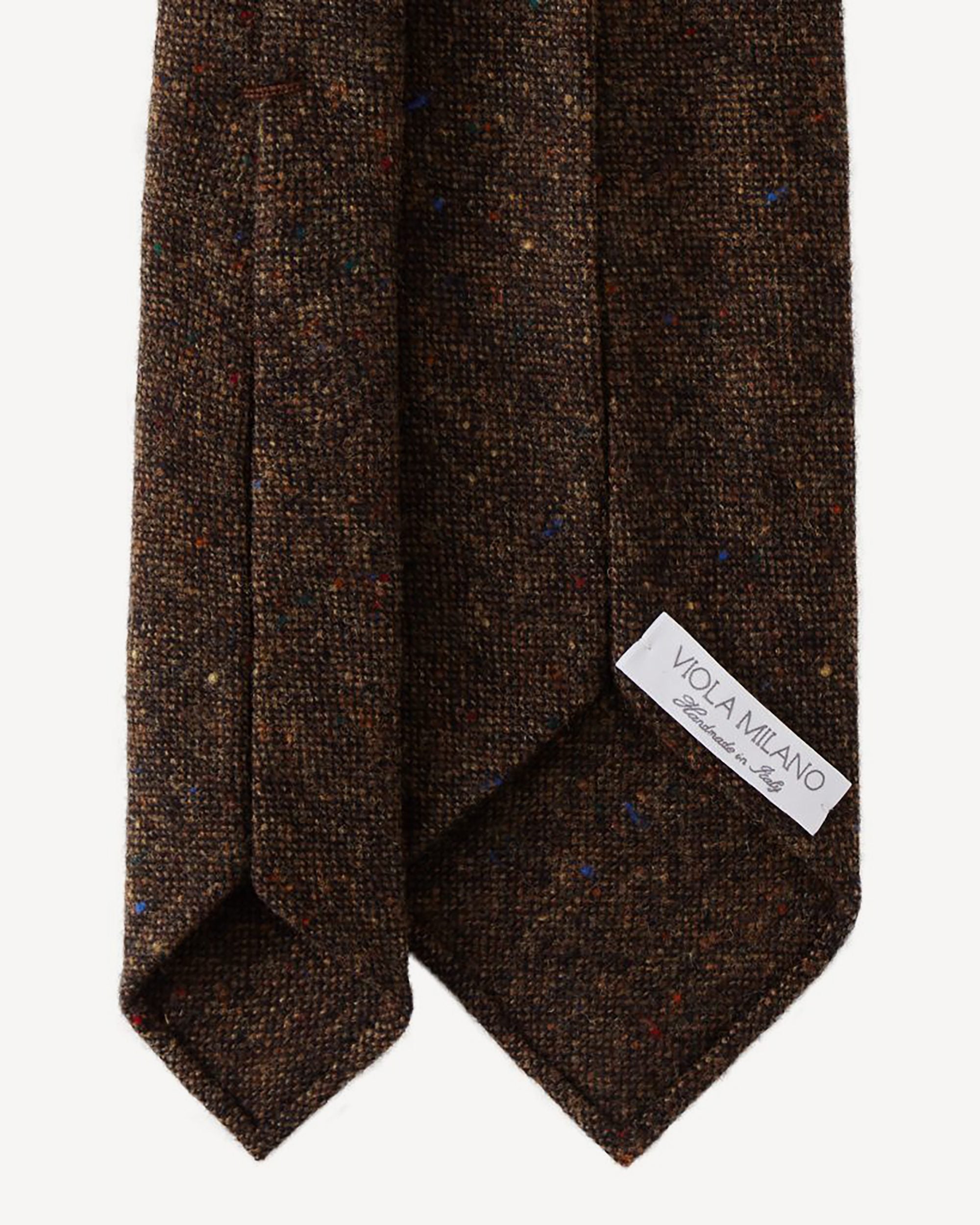 Wool tie in brown