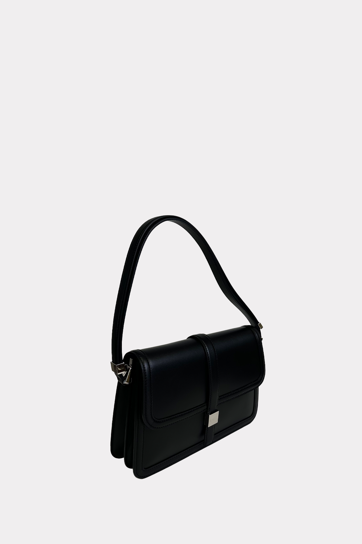 Shoulder bag in black