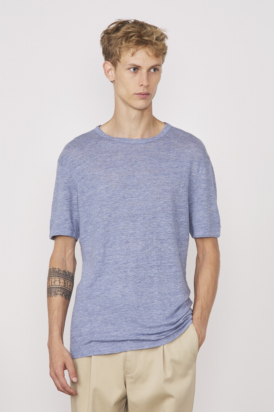 T-Shirt in blau