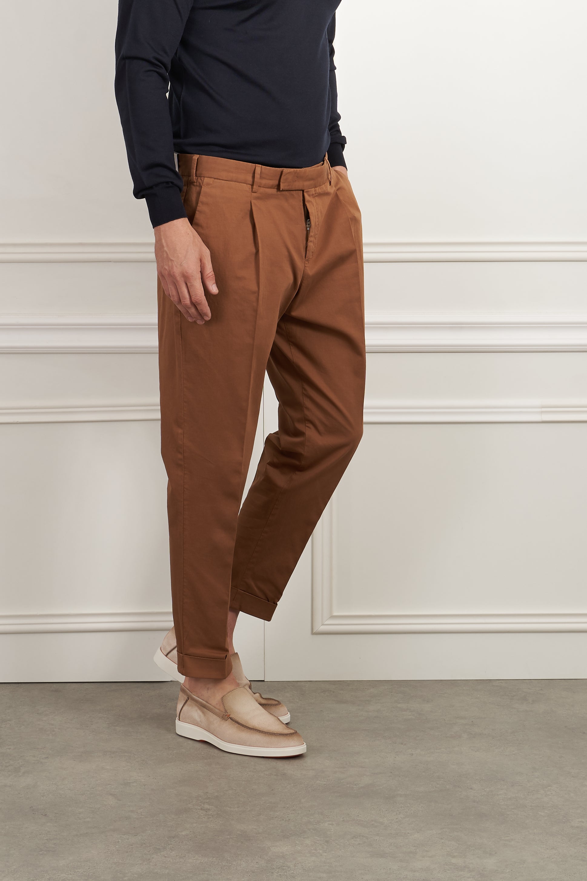 Chinos in brown