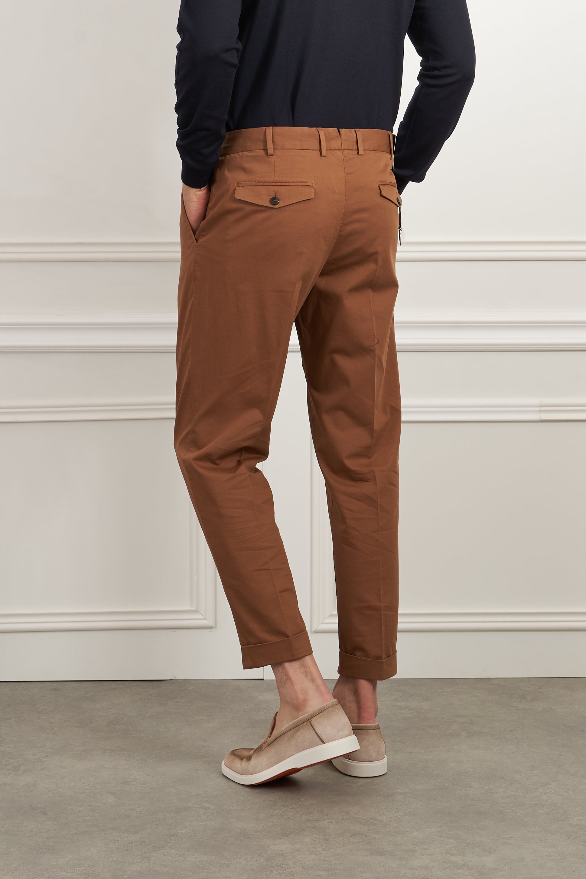 Chinos in brown